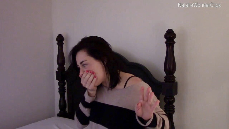 Natalie Wonder: Spingendola a scoparla da sola