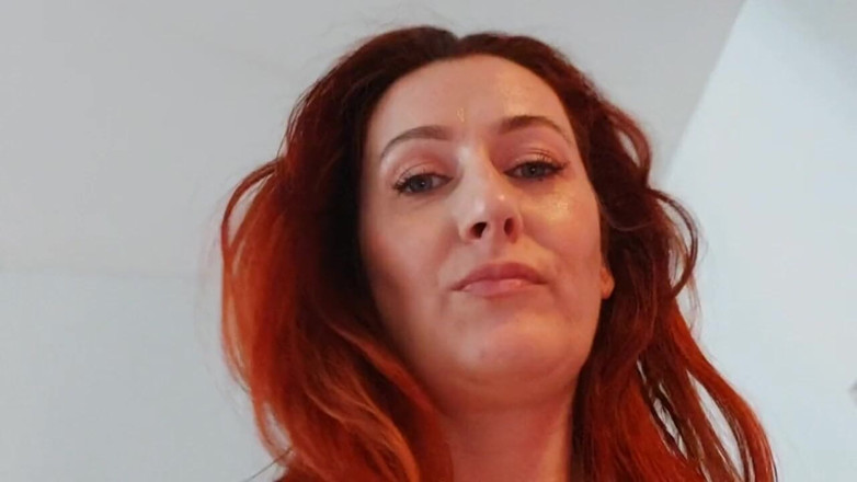 GinnaGg: Hot MILF Squirting and Moaning, Fingers in Pussy, Foot Fetish