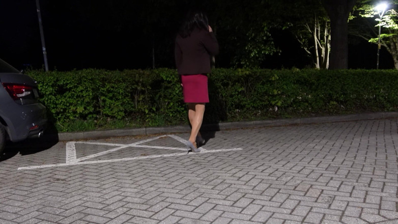 Loreleyadd: Moje červené šaty a lesklé punčocháče se čůrají