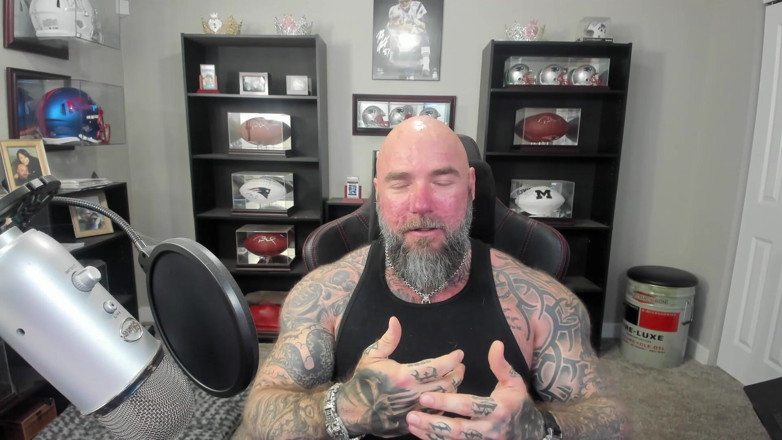 Raw and Uncensored with Masculine Jason: Cette personne va vous ruiner la vie !