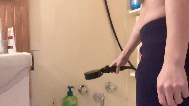 sweethanajapanese: Hana gội đầu trên bồn tắm vú nhỏ rất đẹp