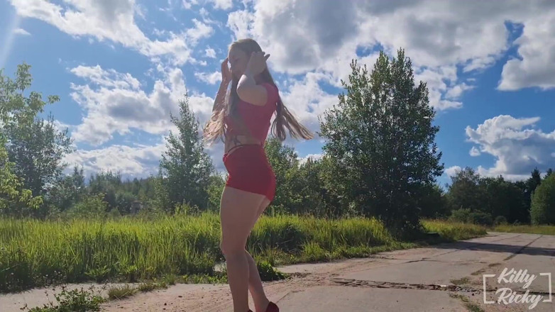 Kelsi69: Cameltoe und pinkeln