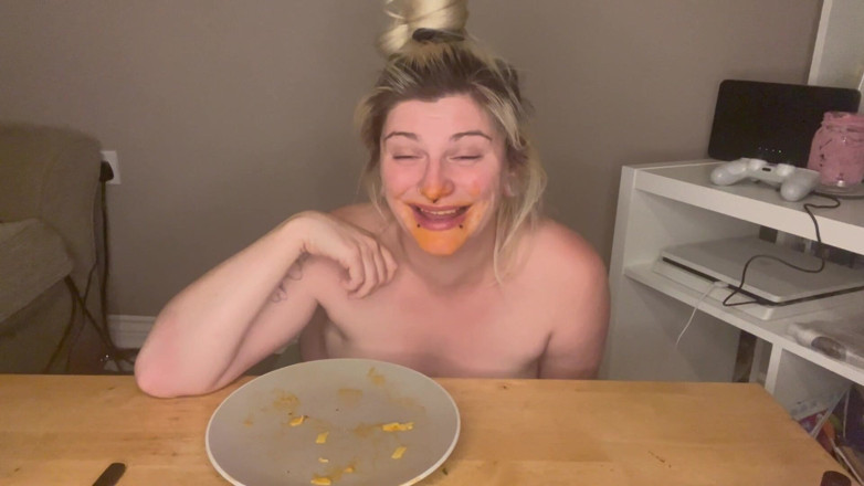 EeveeXo: Messy Mukbang, bêtisier et péter des bêtisier