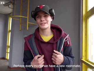 Dirty buddies : A newbie in my room