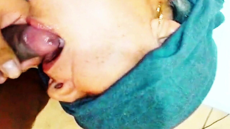 Sofixxx: Riempire la bocca della Nonna di sperma