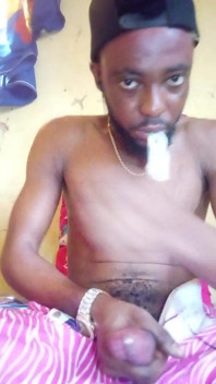 Me tocando enquanto assiste pornô