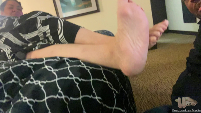 Foot Patrol: Sunny12s grote vlezige voeten auditie volgende voetmodel