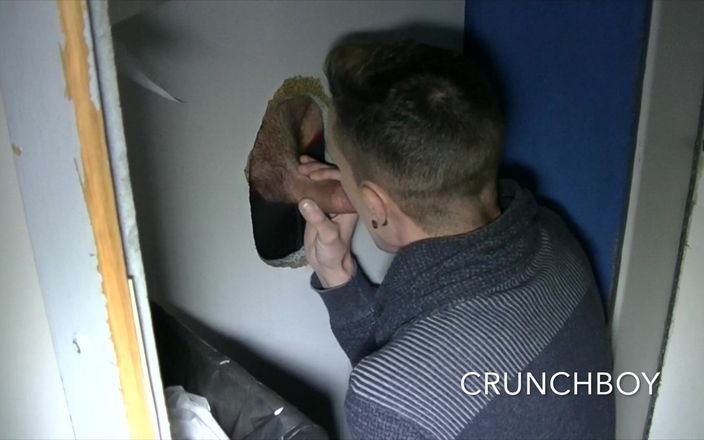 Amazing porn bareback private club: 2153ゲイは、栄光の穴でStaightを吸う