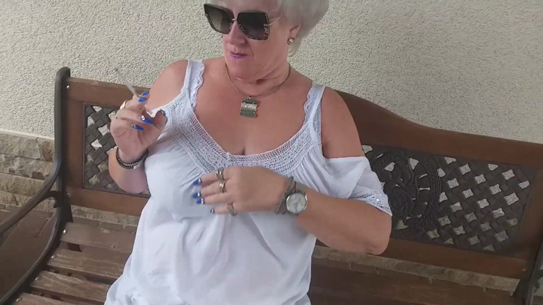 PureVicky66: Nine pantolonuna bakmana izin veriyor