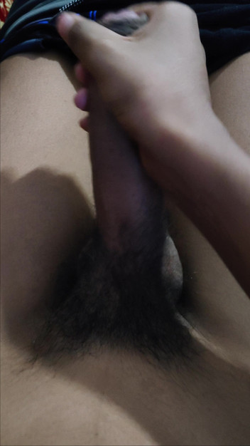 RandiJiHu studio: Jag onanerar medan jag tänker på min heta knubbiga lärare.