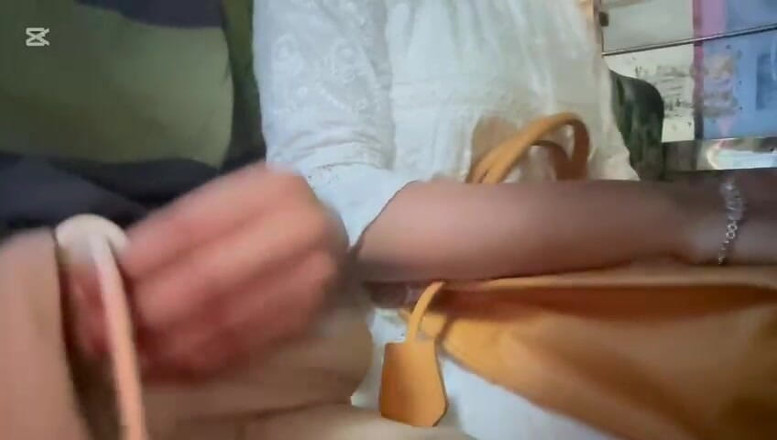 Hotfuck20: Öffentlicher bus-handjob mit zufälligem mädchen