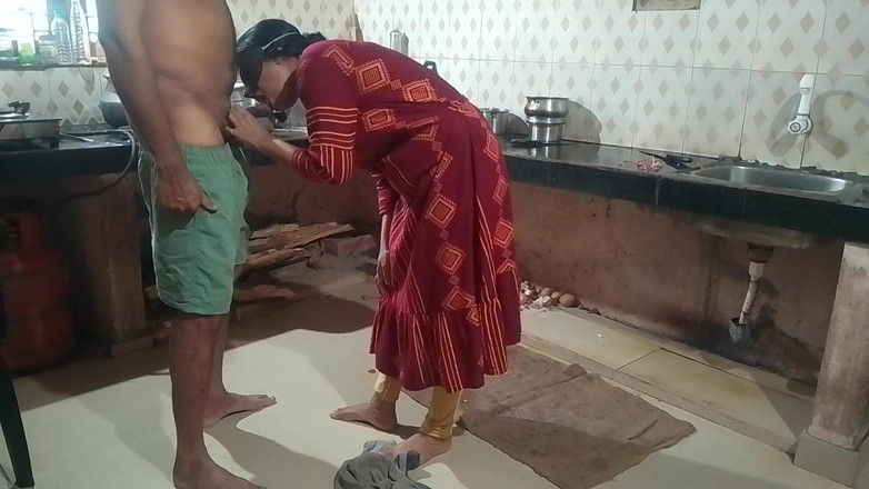 Skydreem1104: Marito e moglie fanno sesso in cucina