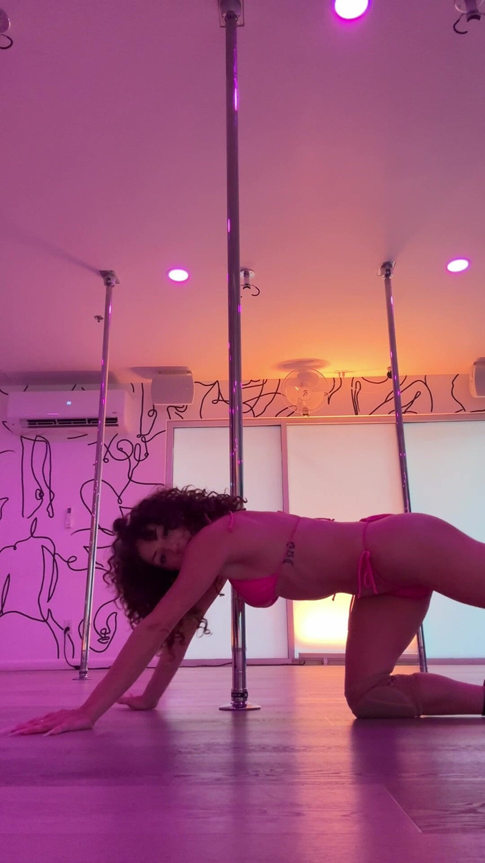 SavvyStar: Pole Dancing