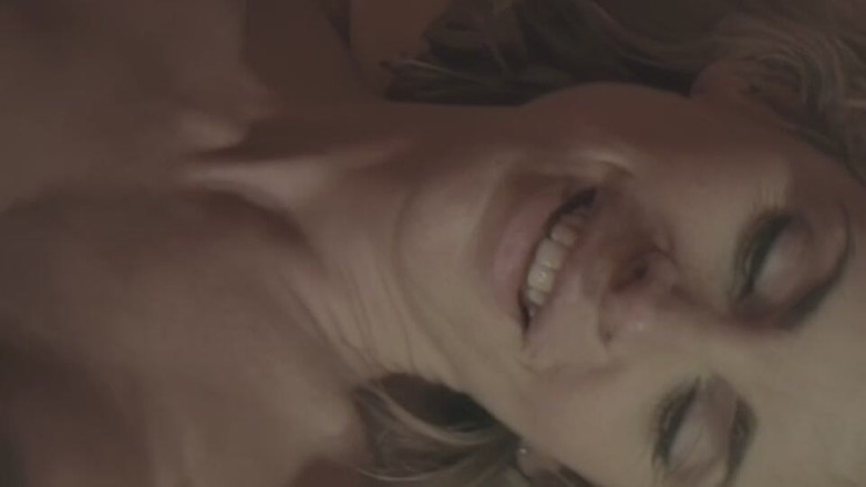 pornitaliangraffiti: Блондинка-секретарка Отримує Це В Зад Від Чорного Боса