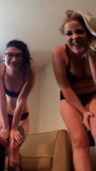 Giantess Fantasies: Lydia Black e Whitney Morgan