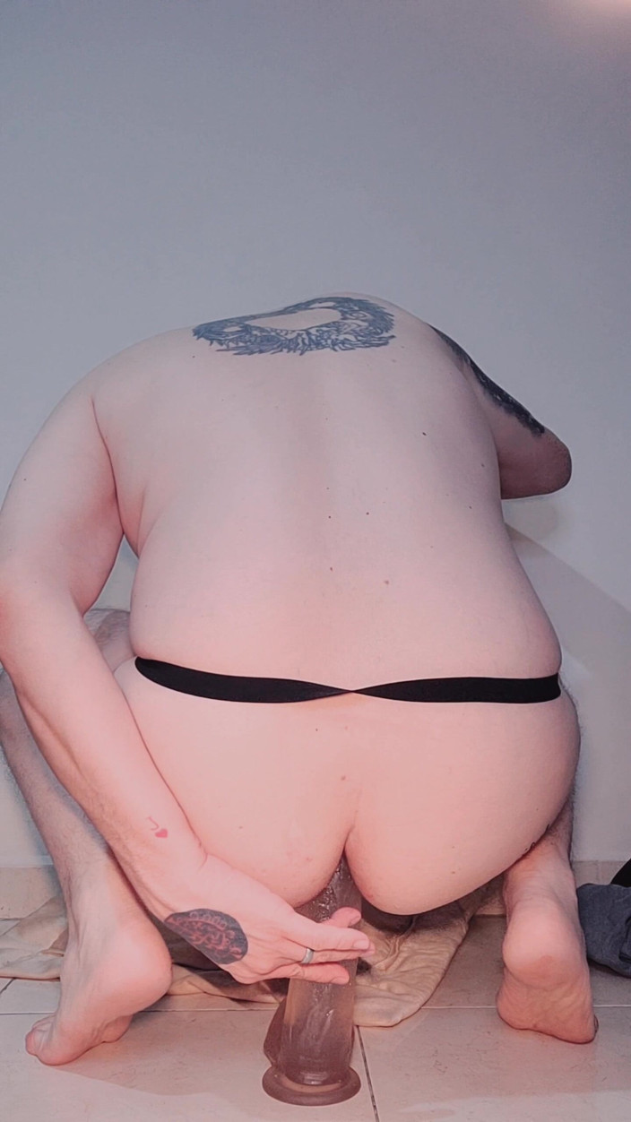 SlutClosetedfag: Keuschheitskäfig und dildofick