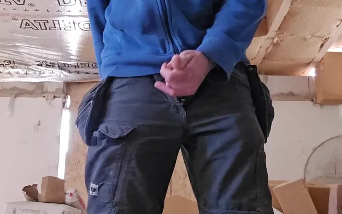 Chris_snoopy_91: Construction Site Fuck with My Dildo