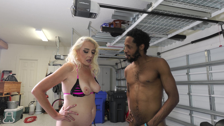 Mature man eaters: Marvelle को Harley पर जाता है