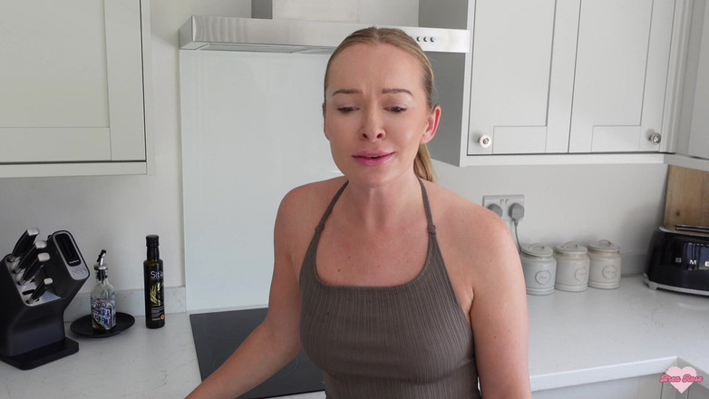 Brea Rose: Мачуха скорочує пасинка