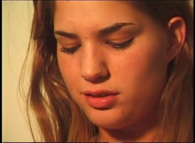 VOP Porno: Două lesbiene drăguțe se fut reciproc în taxi și în cameră