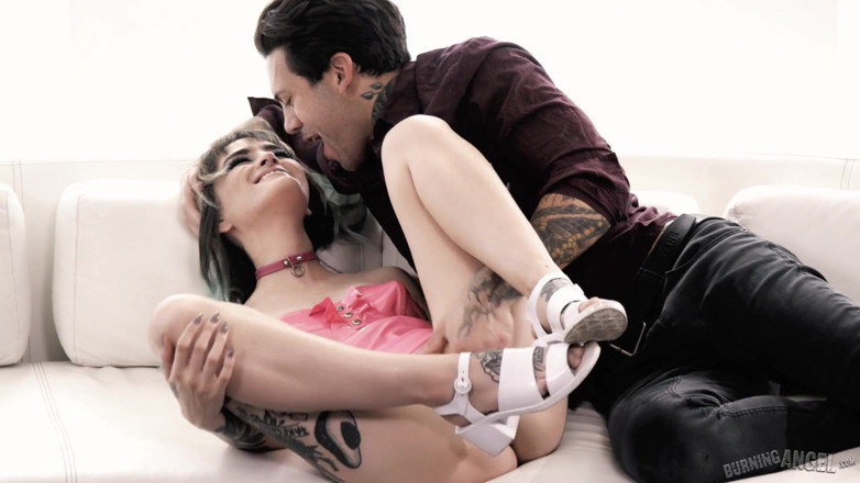 Burning Angel: Burningangel holly beth làm tình bằng cao su
