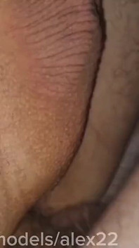 사정으로 아빠를 따먹는 어린 파이오니어 여학생