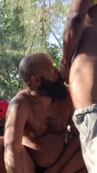 Stiefvater bearded - motoboy nahm mich mit in den wald, groben analsex, ohne kondom und auf dem Motorrad