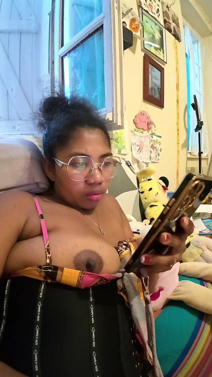 Belle: Relaxing Topless