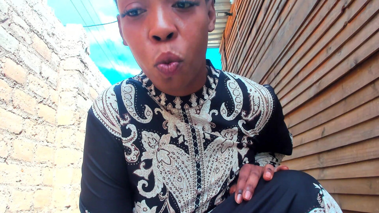 AnalEbony: Twerking My Big Ass Outside