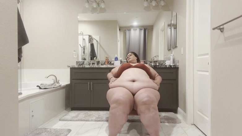 Plump Paradise: Baculatá rajská váha - červen 2024