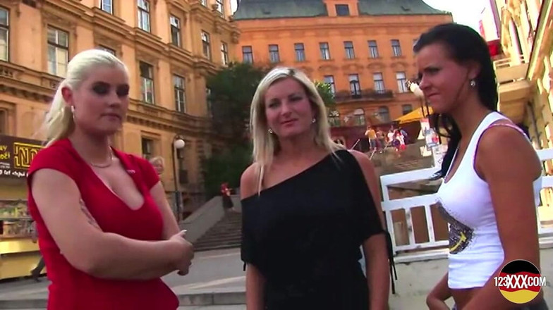 123XXX - Fucked Amateurs in Germany!: Vrienden proberen verschillende seksspeeltjes en genieten