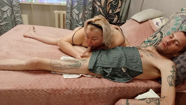 Zona901: Jiran suka menghisap zakar dan menelan air mani saya