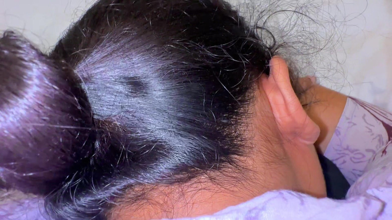 Aria Mia: Culo grosso e grandi tette cameriera calda scopata - cazzo hardcore