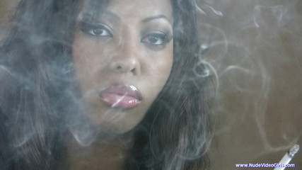 Spungy Gunk Films: ジャズミン・ジェームズ・クイック・スモーク・ブレイク