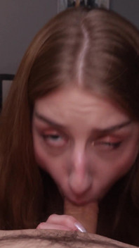 Blowjob sudut pandangan pertama dengan Sasha Paige