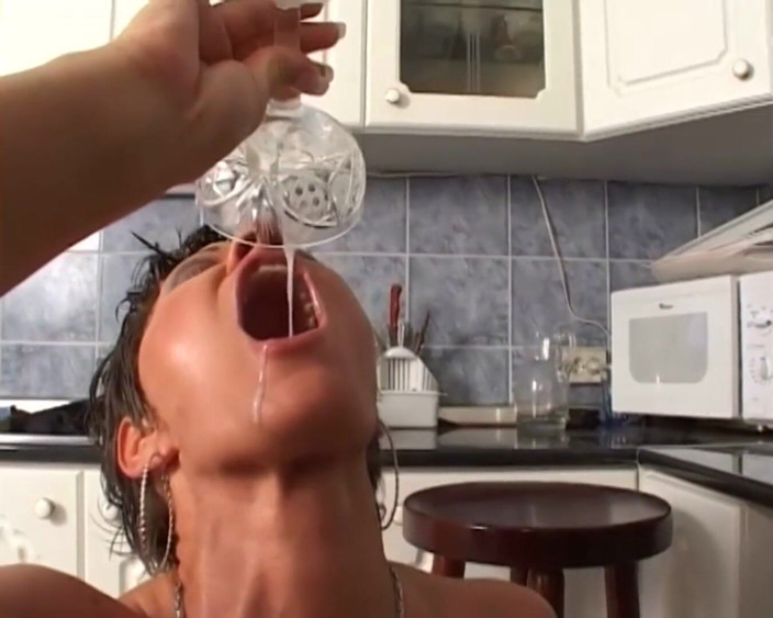 German amateur - 100% German hardcore videos: Horny milf swallowing cum after getting her asshole fucked
