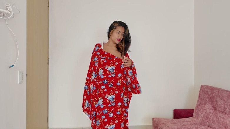 Mhara Hills: Sexy Geisha Does Striptease