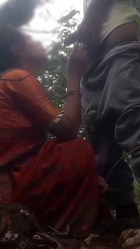 Трахаю невестку, которая пришла работать в поля