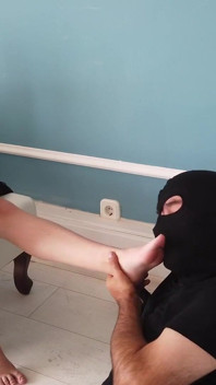 Adoro i piedi di una giovane donna