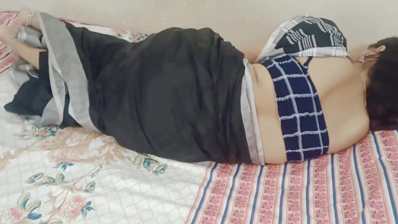 Bplove: desi haee klas sundar bhaabhi kaali saari adbhut phigar hot...