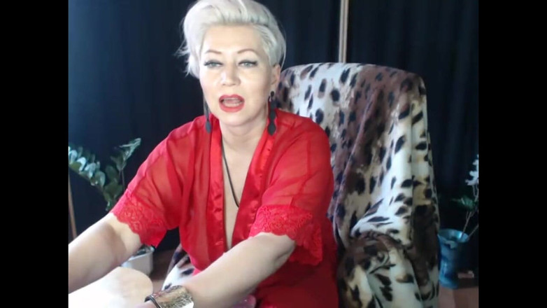 AimeeParadise: 巨乳&amp;濡れたマンコのハードスパンキング!成熟したふしだらな女は、プライベートショーのクライアントを楽しませる方法を知っています!