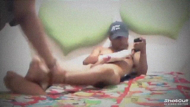 Tetto Michel: Min styvbrors hetero kommer tillbaka het från en fest och...