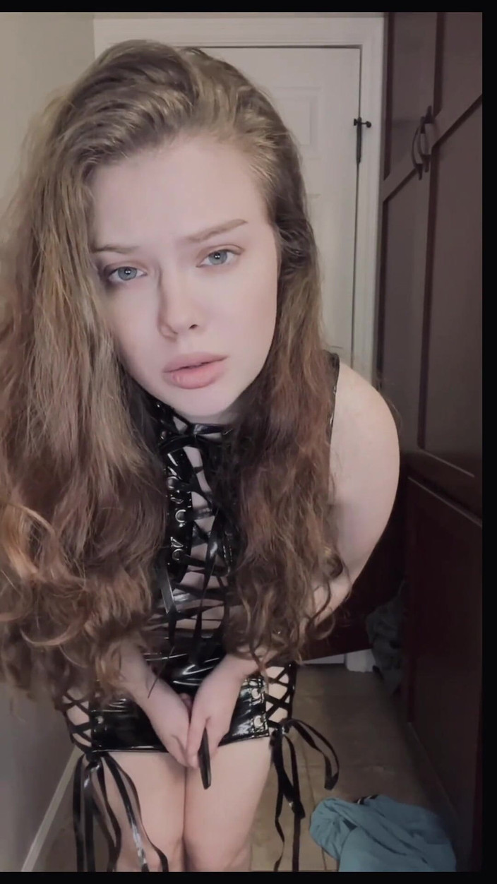 Dirtysecret: Dominazione femminile pov: umiliando il mio cuck ex ep 3