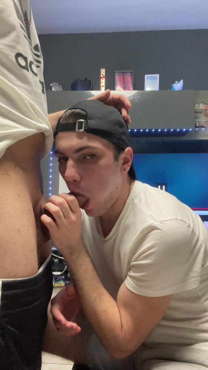 boyzxy212_2: Глибоке Горло - Він Кінчає Мені На Обличчя