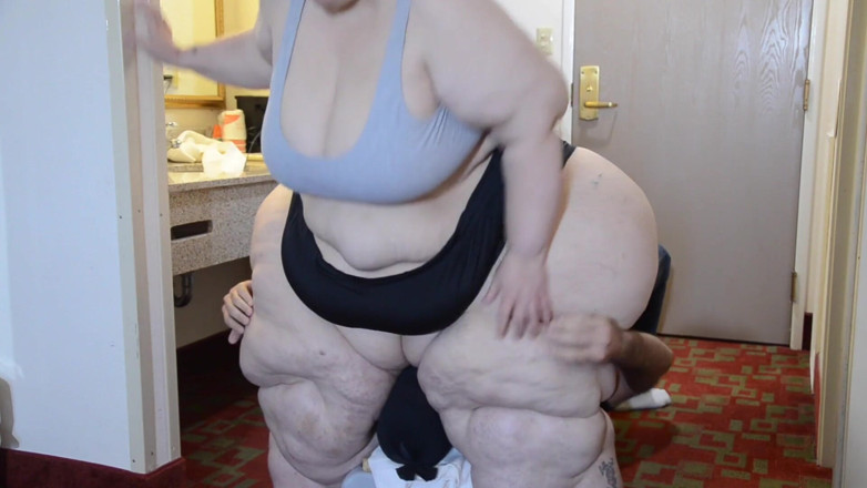 Full Weight Productions: Bobbi Jo ve Savannah Smear Ceasar bankta
