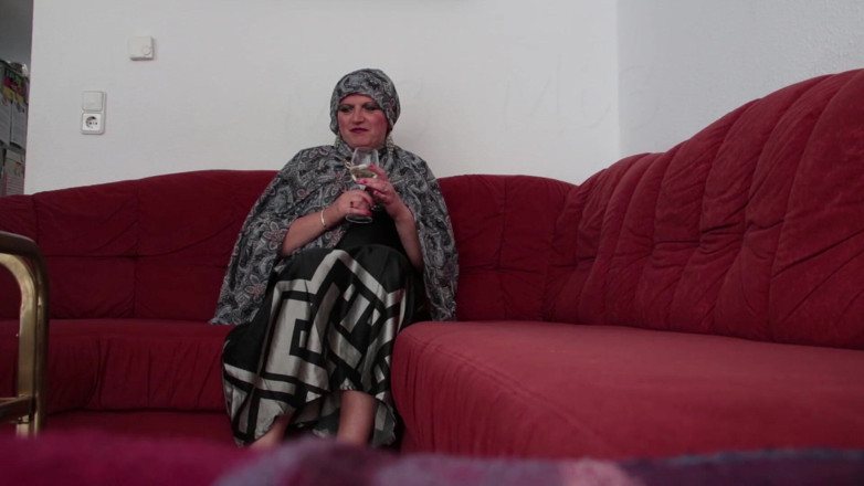Mike Vonberg: Married Muslim Woman Cheats on Her Husband with Old Friend...