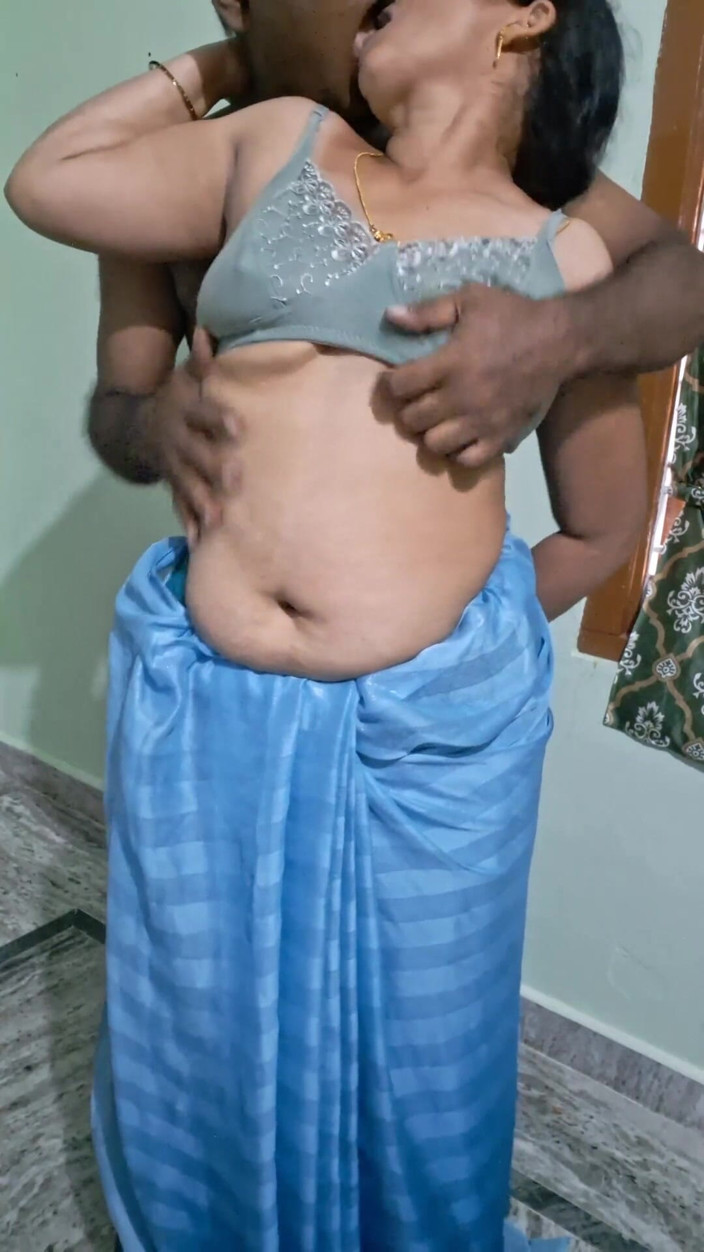Sexy sindu: Hot Kissing Couple