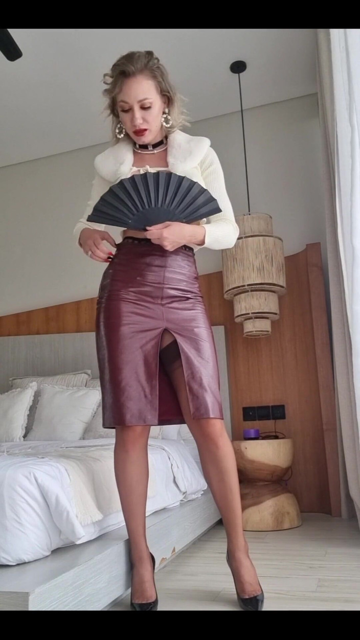 Angel The Dreamgirl: It's a Nice Skirt, but It Doesn't Seem Designed to...