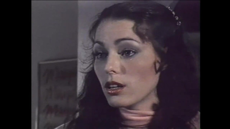 Vintage Usa: Giovane ragazza vintage tettona scopata e sborrata sul culo e...