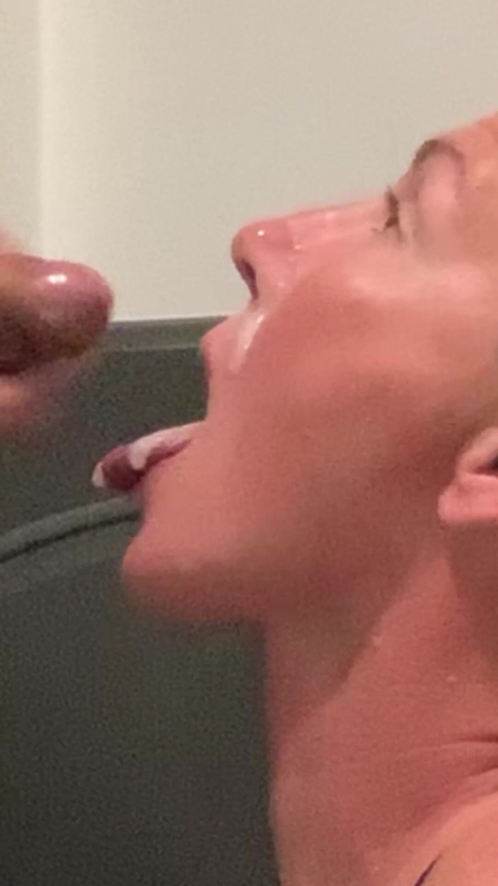 Farmers Wifey: 정자 복종하는 거대한 얼싸에 흠뻑 젖은 클로즈업